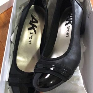 ANNE KLEIN SPORTS HEELS